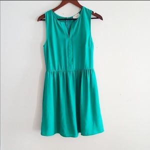 Everly fit and flare v neck tea dress size medium